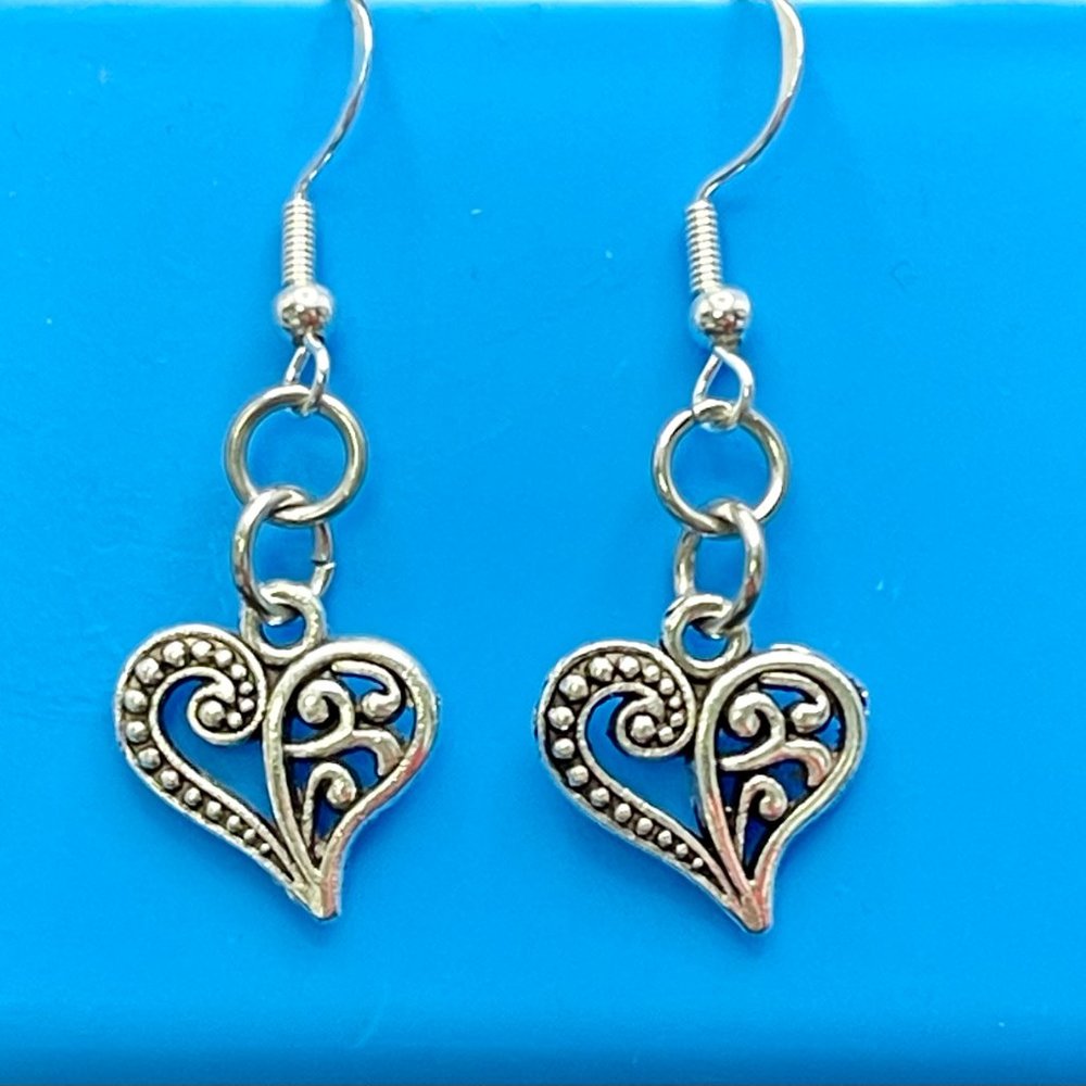 Filigree Heart Earrings. Brand New & Handmade!